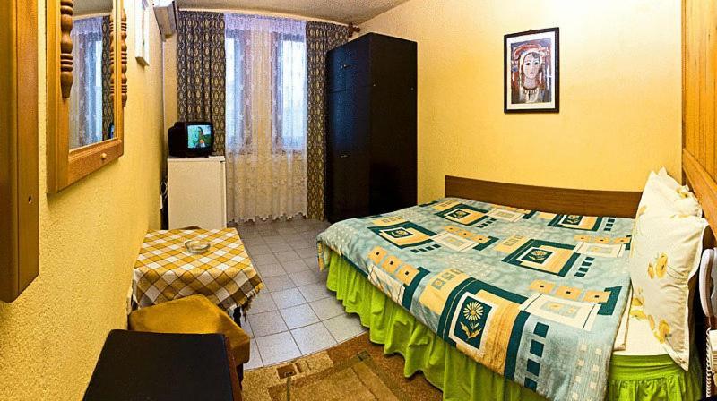 Hotel Vesta Казанлык Экстерьер фото